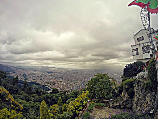 Foto do alto do Serro Monserrate para o artigo de onde ir na colombia