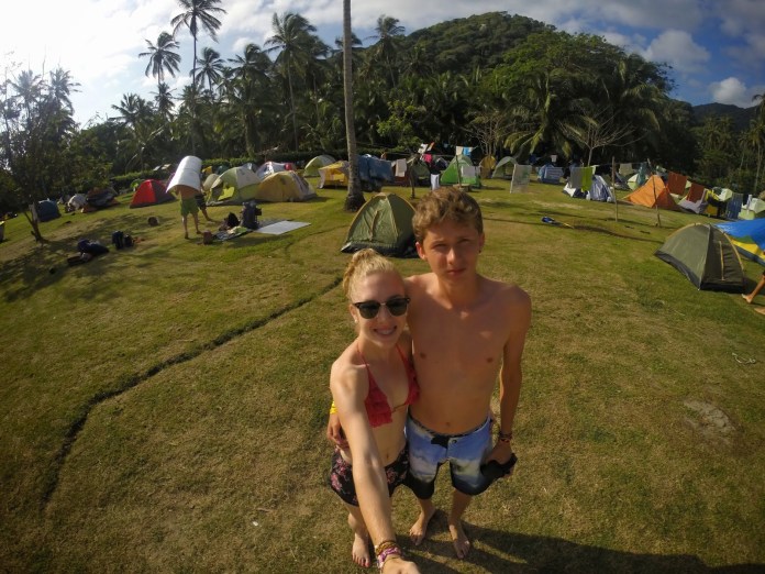casal no camping no parque tayrona