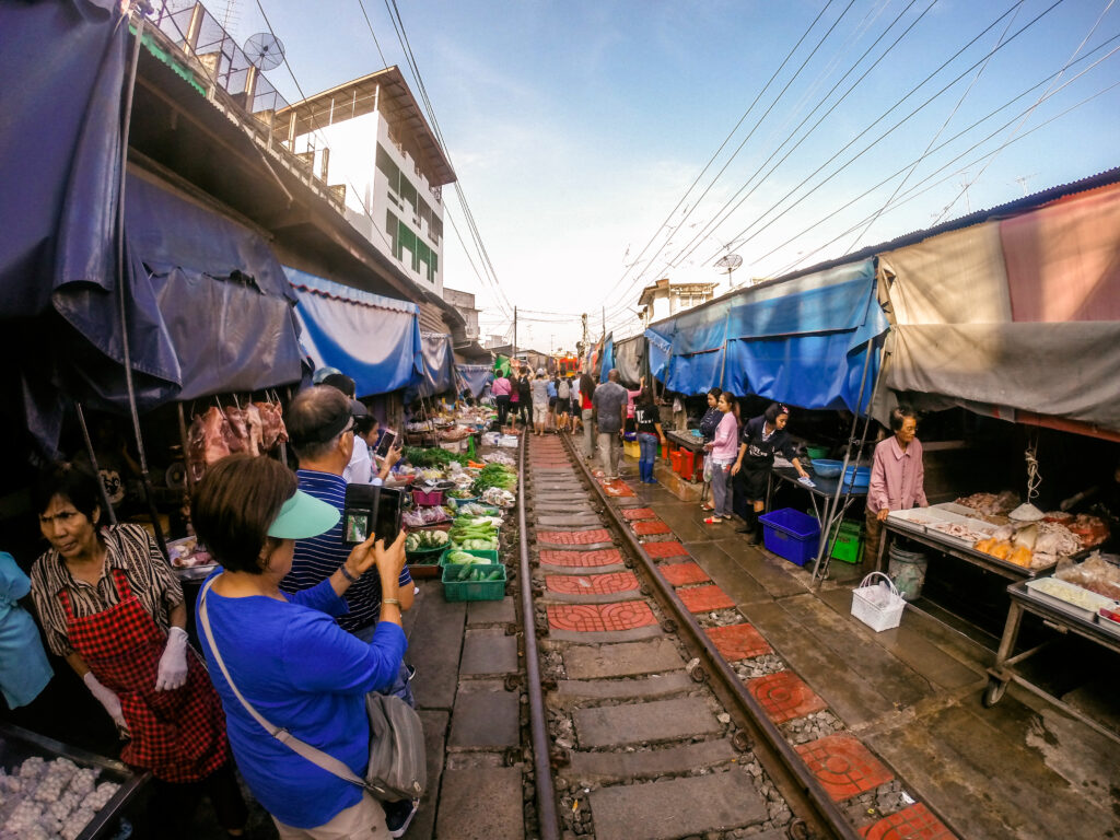 Mercado do Trem Maeklong - Tailandia
