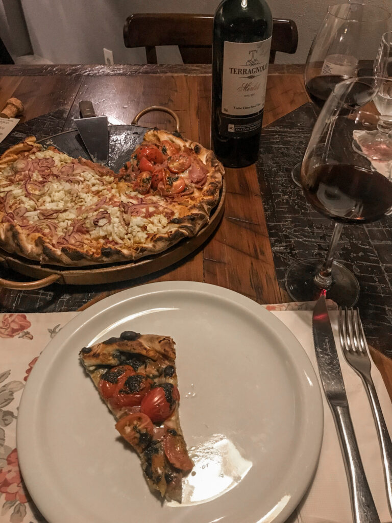 Pizza entre vinhos - Bento Goncalves