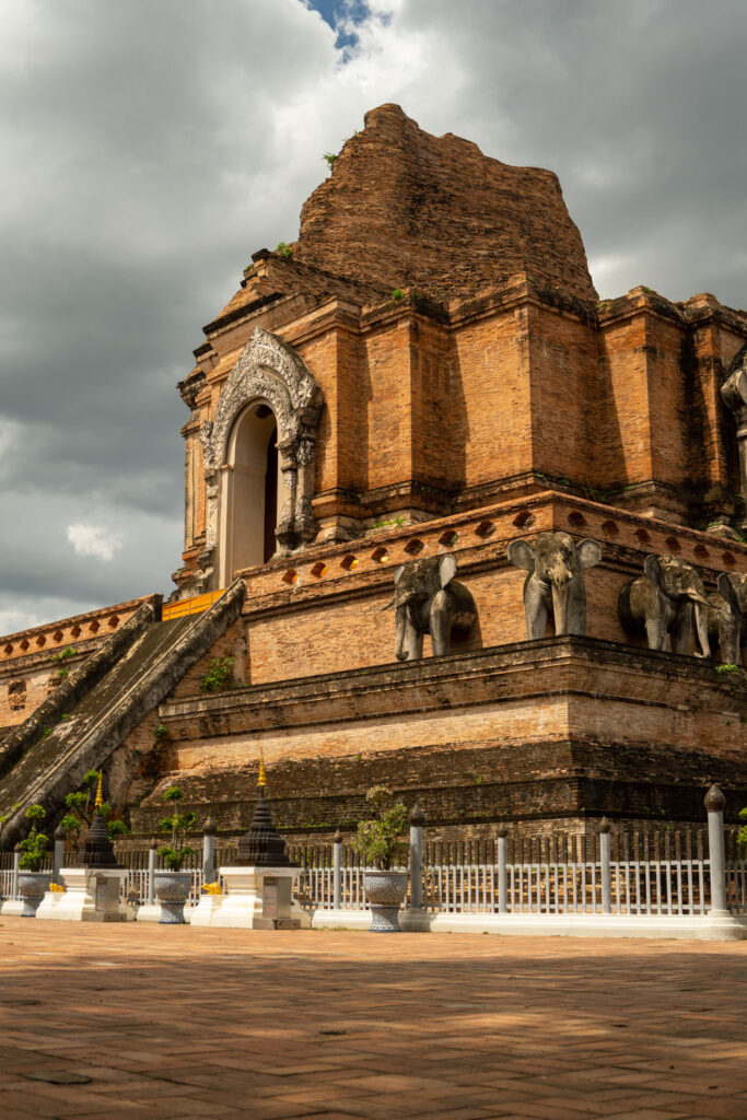 Templo Wat Chedi Luang Chiang Mai