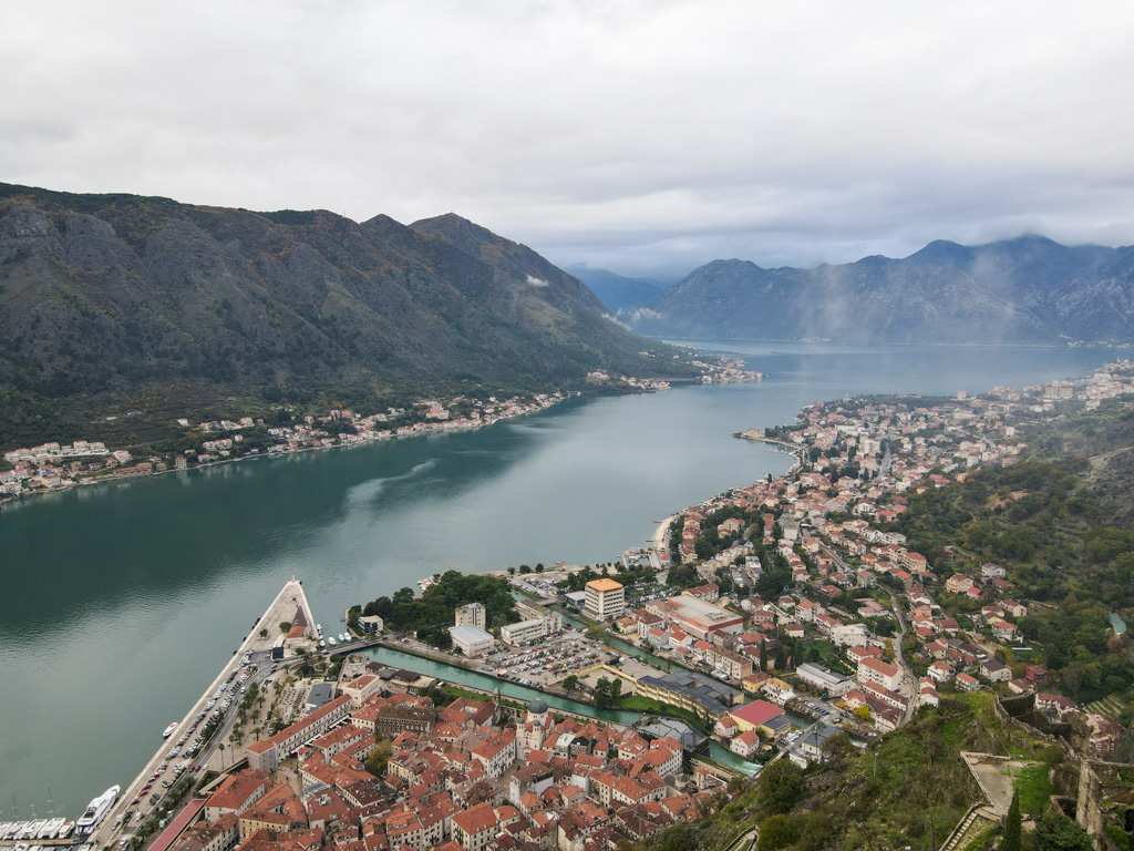 Vista aérea de Kotor - O que fazer em Montenegro