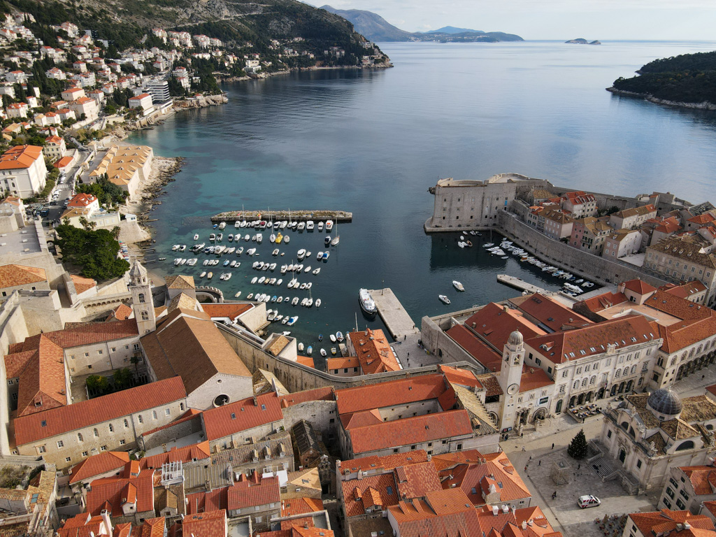 Porto Velho e Igreja São Brás em Dubrovnik