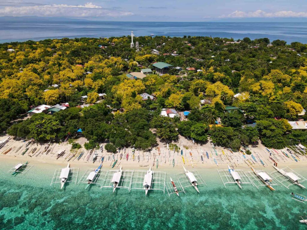 Ilha de Balicasag em Bohol nas Filipinas