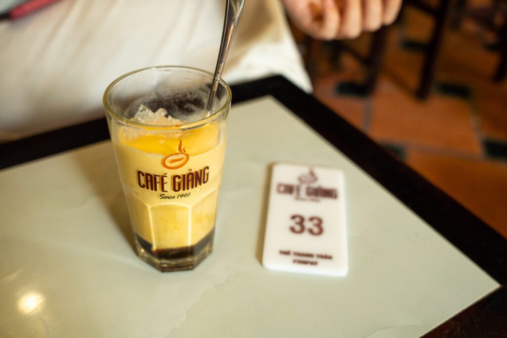 Café com ovo, café Giang em Hanoi