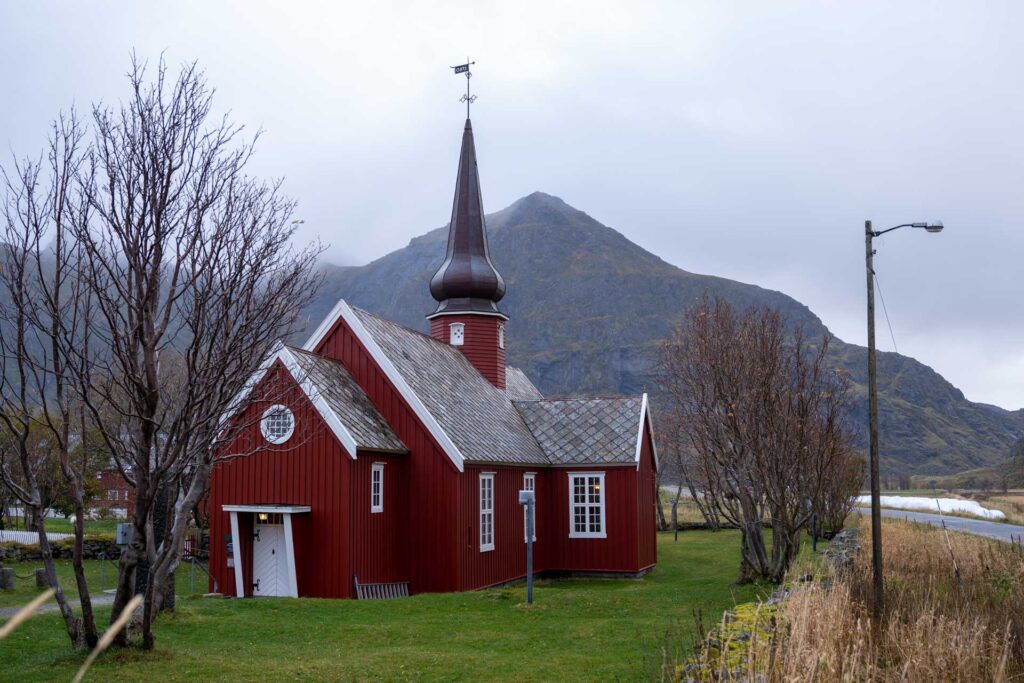 Igreja de Flakstad em Lofoten