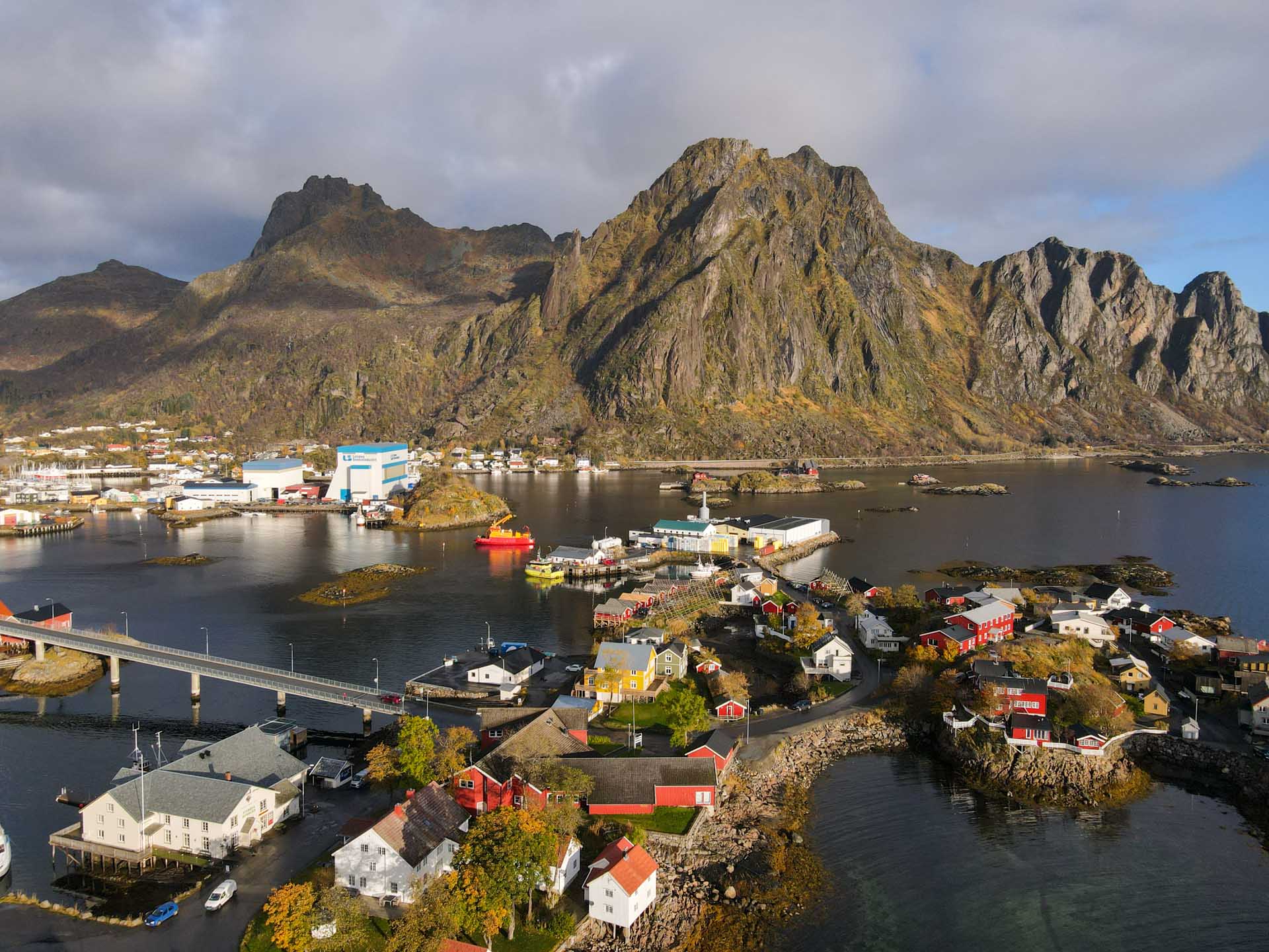 Svolvaer capital das Ilhas Lofoten Além da Fronteira