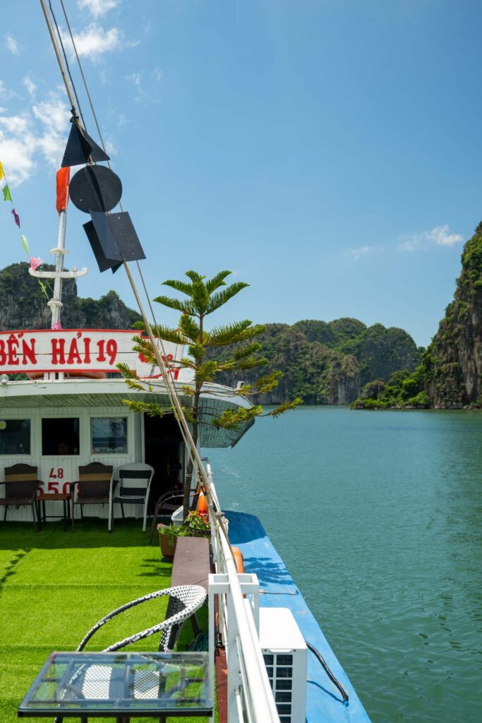 Barco em Halong Bay