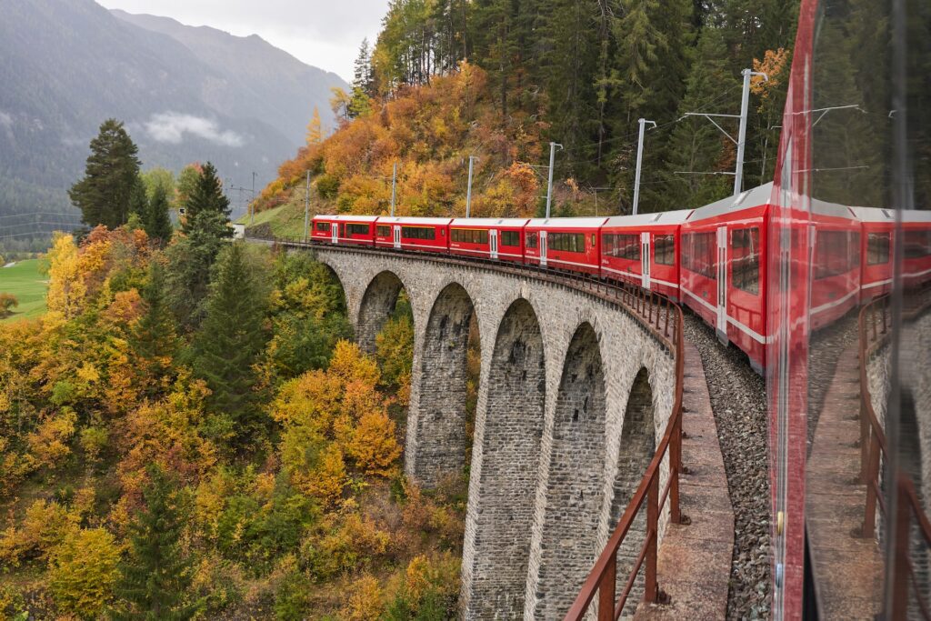  Trem Albula-Bernina na Suica
