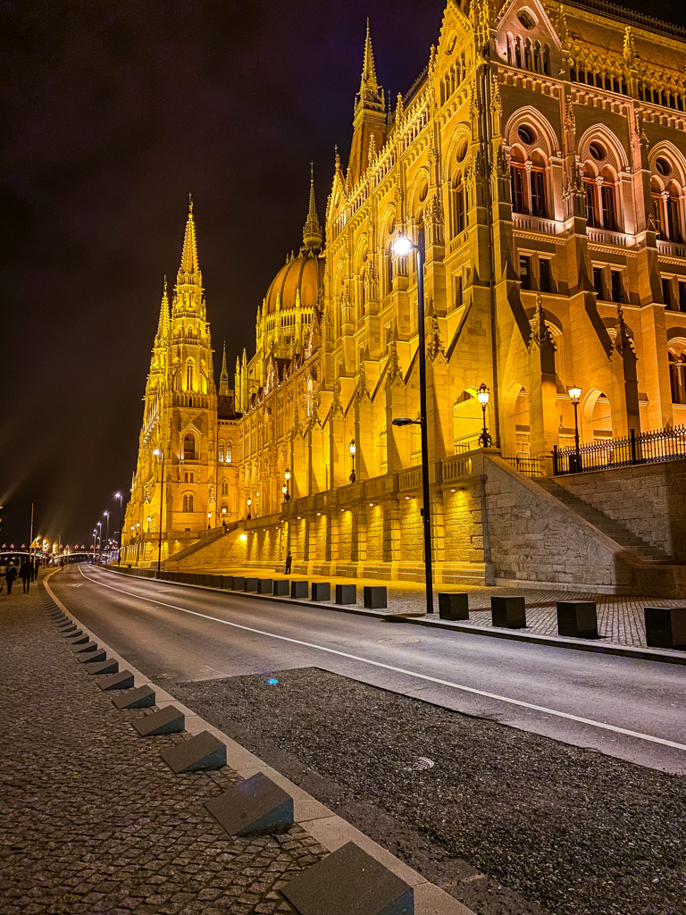 Parlamento de Budapeste a noite
