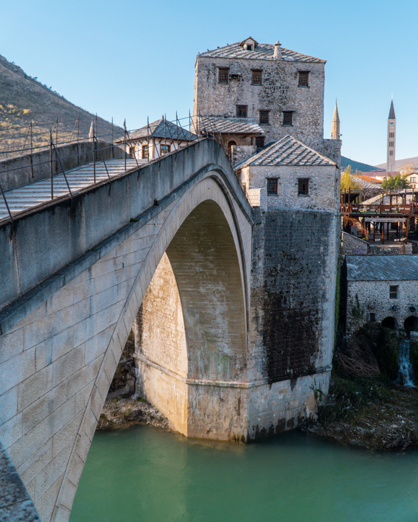 Ponte Velha de Mostar vista a partir do Velho Bazar de Mostar