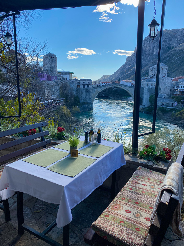 Restaurantes com vista da Stari Most em Mostar