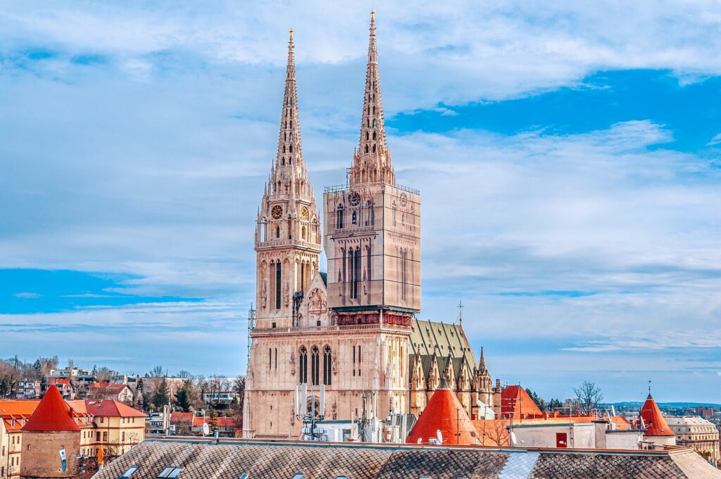 Catedral de Zagreb na Croácia
